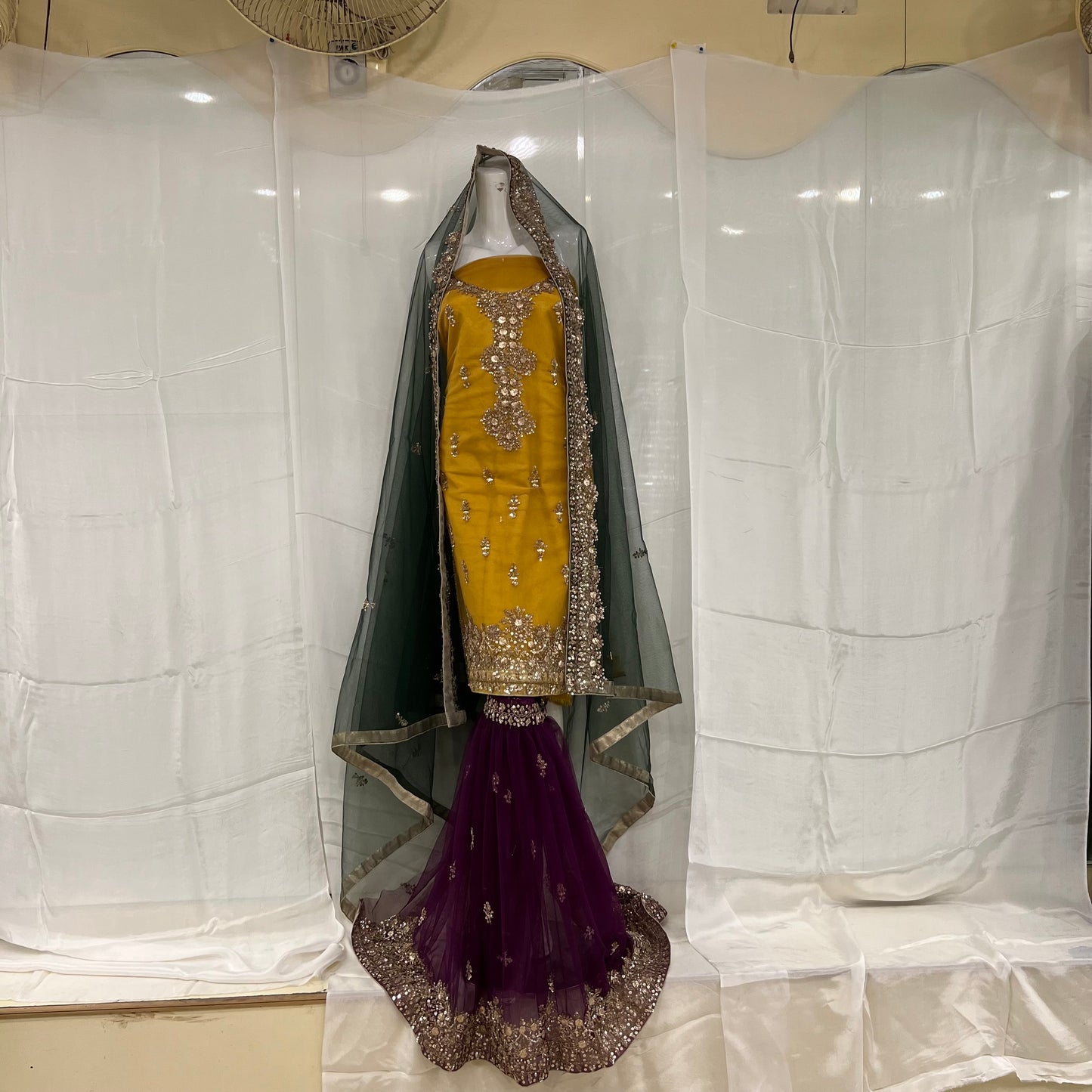 Mehandi Bridal Garara