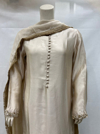Silk shirt with daman and one side chalk